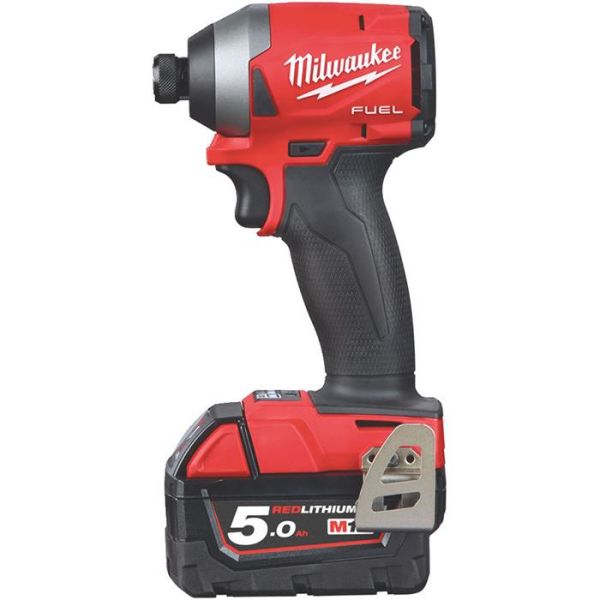 Milwaukee M18 FID2-502X Iskevä ruuvinväännin sis. 5,0 Ah:n akut ja laturin