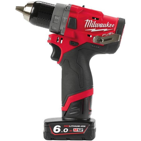 Milwaukee M12 FPD-602X Iskuporakone sis. 6,0 Ah:n akut ja laturin