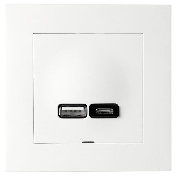 Elko Plus A+C Latausliitäntä USB A + C, 2,4 A