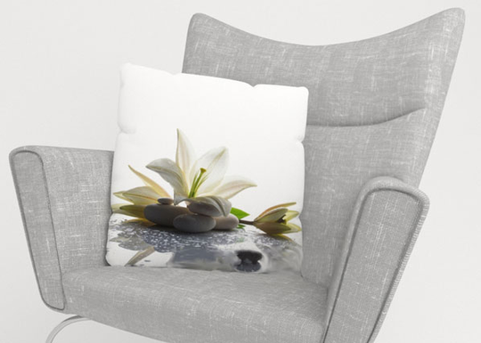 Koristetyynyliina LILY ON THE STONE 40x60 cm
