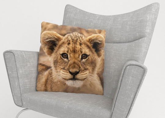 Koristetyynyliina CUTIE LION 50x50 cm