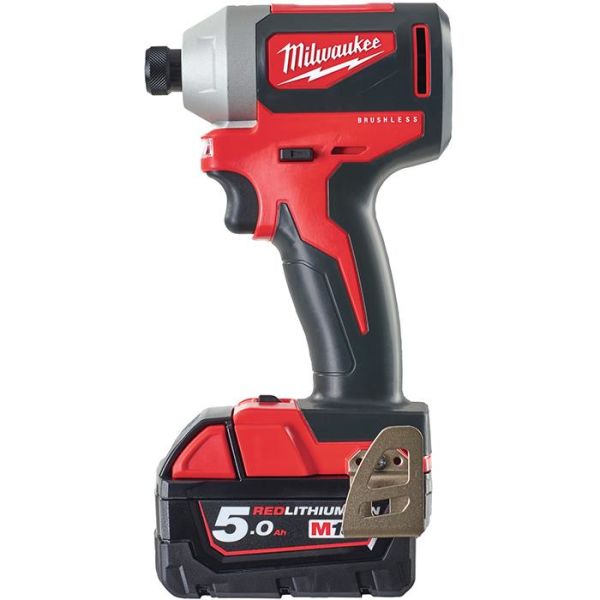 Milwaukee M18 BLID2-502X Iskevä ruuvinväännin sis. 5,0 Ah:n akut ja laturin