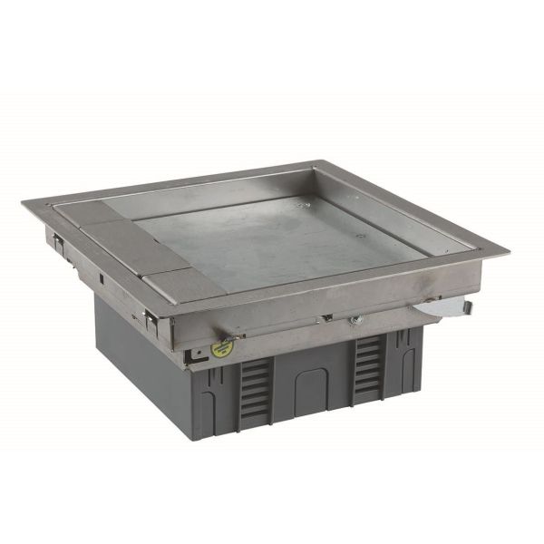 Schneider Electric INS51043 Lattiarasia 4 moduulille