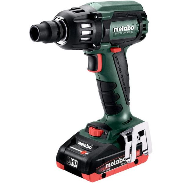 Metabo SSW 18 LTX 400 Mutterinväännin 2 x 4,0 Ah:n akku ja laturi