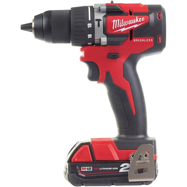 Milwaukee M18 CBLPD-202C Iskuporakone sis. 2,0 Ah:n akut ja laturin